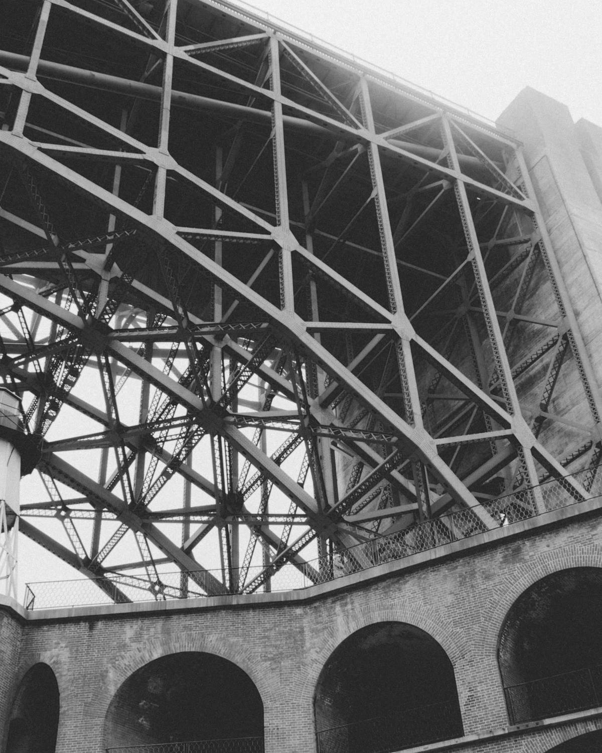 Geometric lattice structure of a building photographed from below