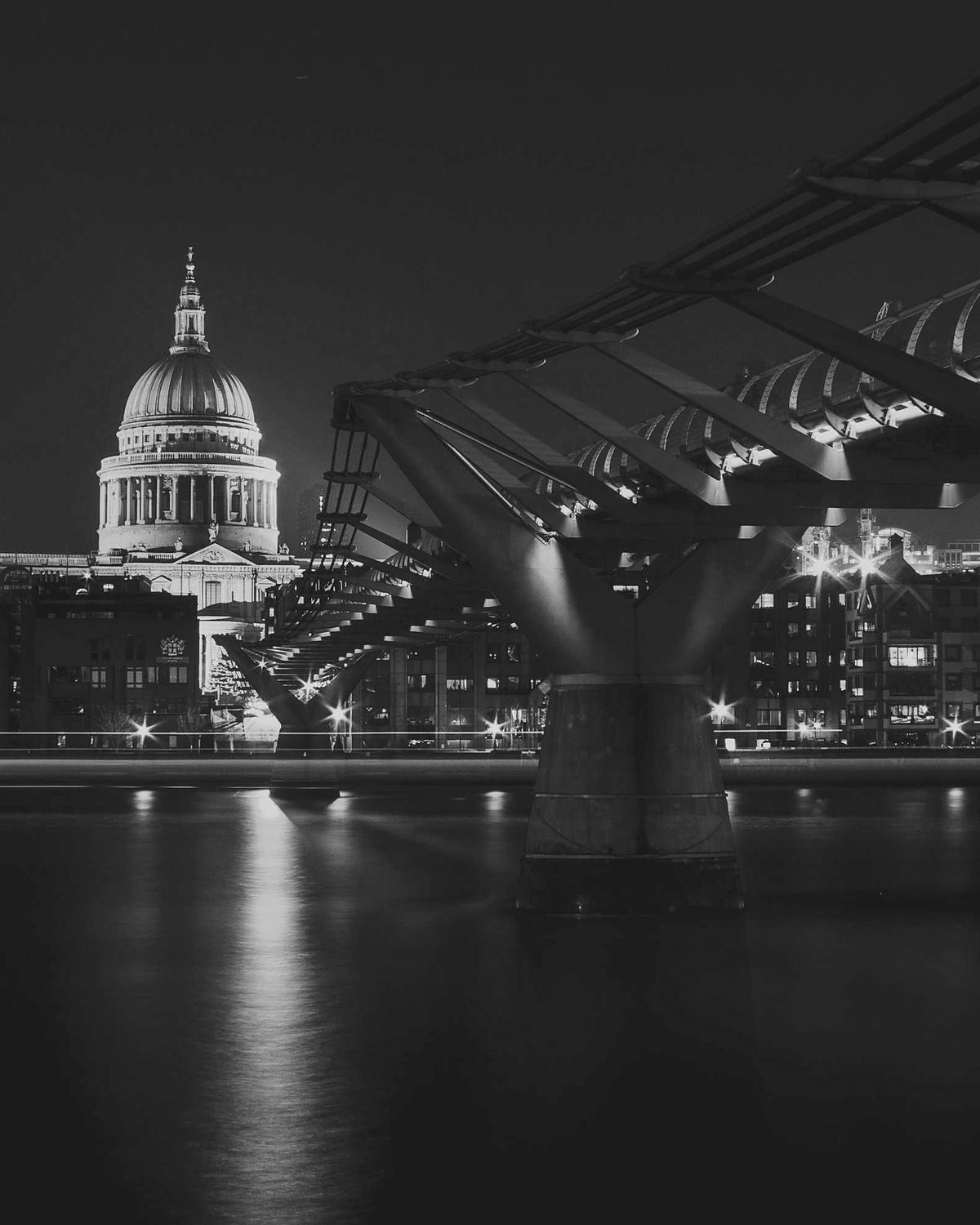 St Paul’s Cathedral and the Thames photographed at night